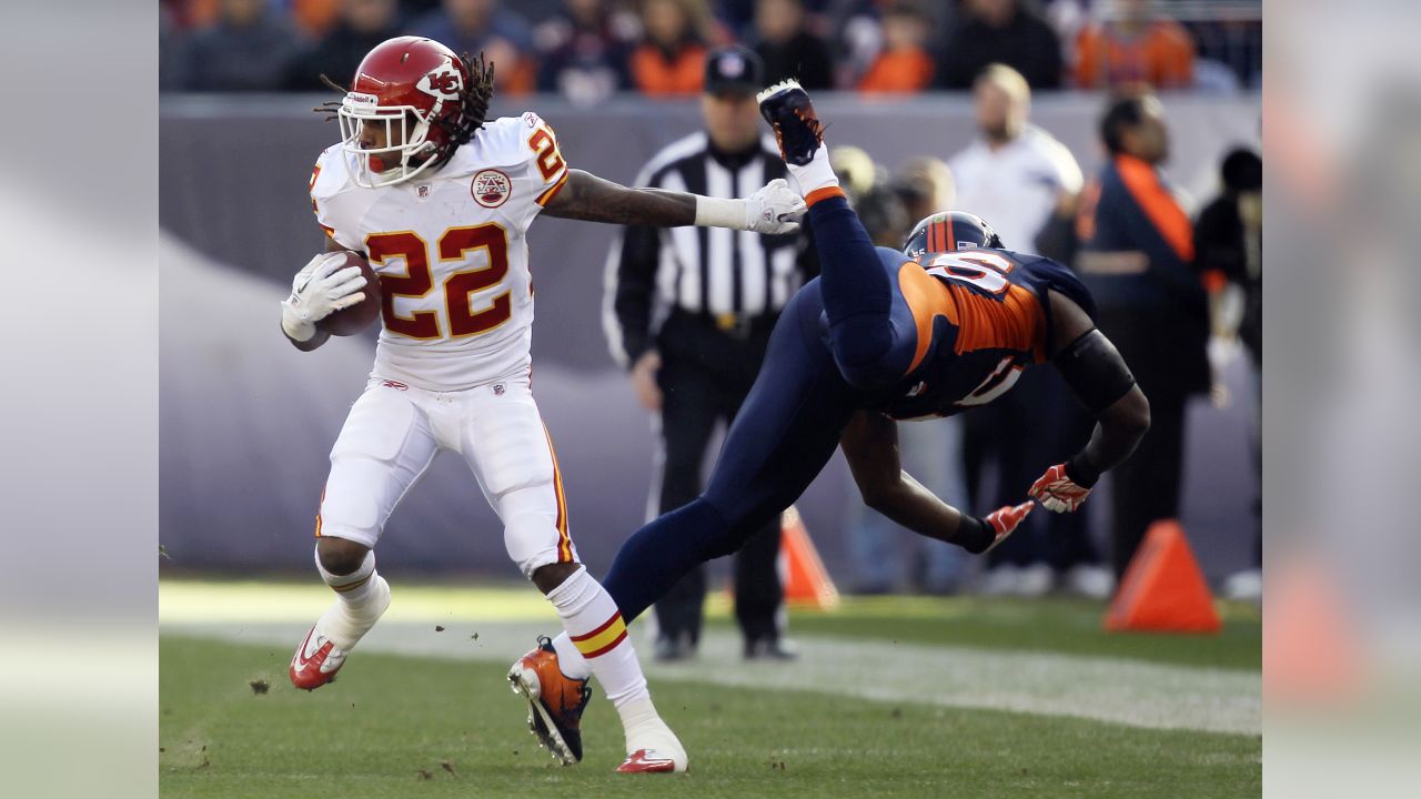 Kansas City Chiefs running back Dexter McCluster (22) runs for a 1