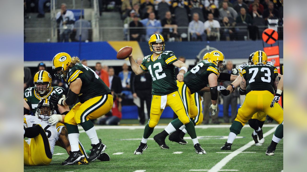 Pittsburgh Steelers and Green Bay Packers fans watch Super Bowl XLV at  Cowboys Stadium in Arlington, Texas on February 6, 2011. UPI/Aaron Sprecher  Stock Photo - Alamy