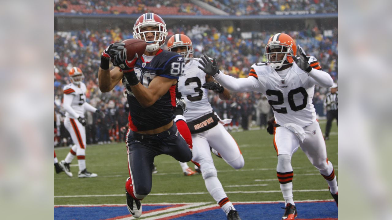 Cleveland Browns' Jake Delhomme (17) against the Buffalo Bills during the  second half of an NFL