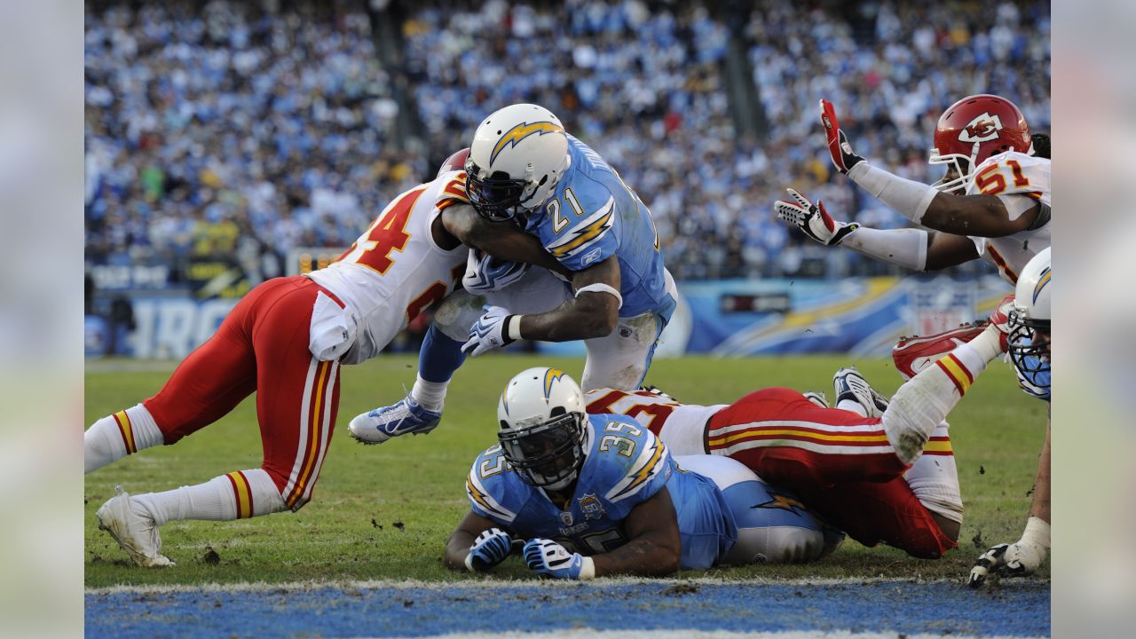 December 22, 2002: Trent Green (10) of the Kansas City Chiefs runs with the  ball during the Kansas City Chiefs game versus the San Diego Chargers at  Arrowhead Stadium in Kansas City