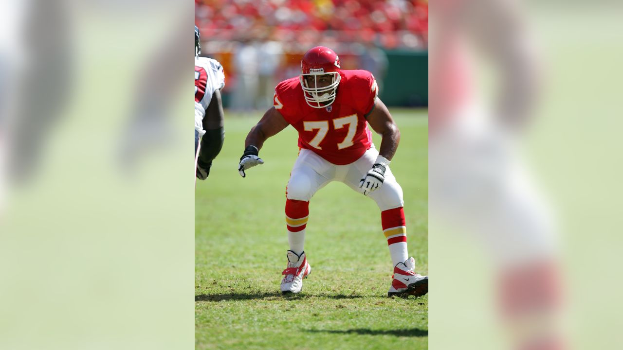 Q&A: Willie Roaf on the toughest player he ever faced and his