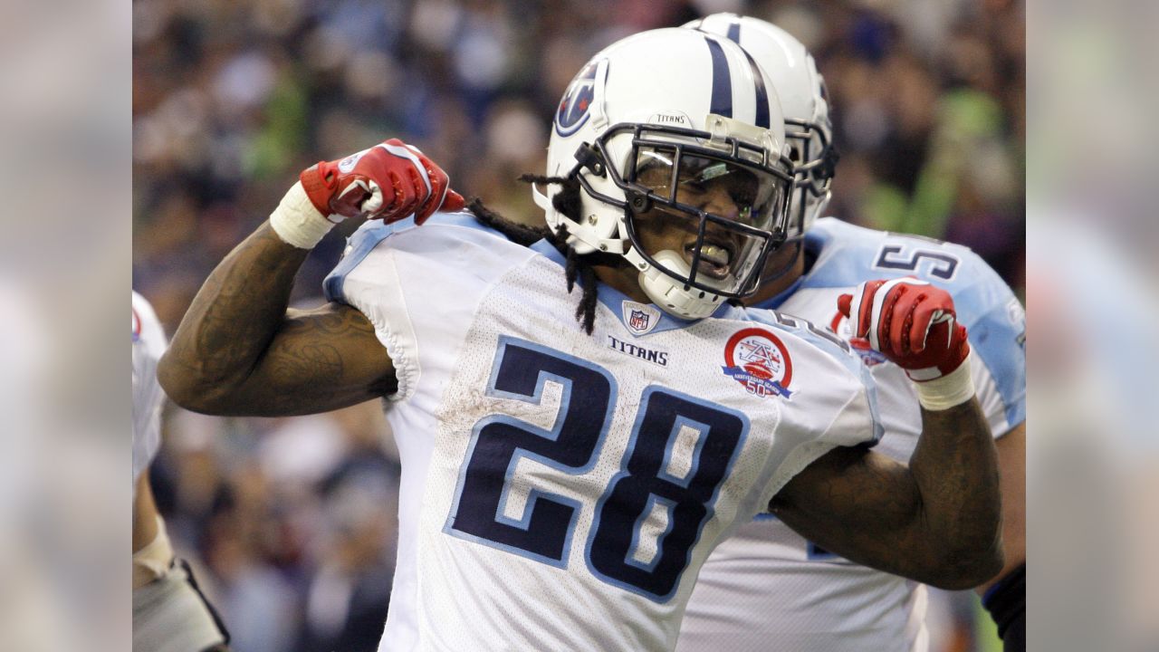 Chris Johnson explodes as Titans outlast Rams 28-21