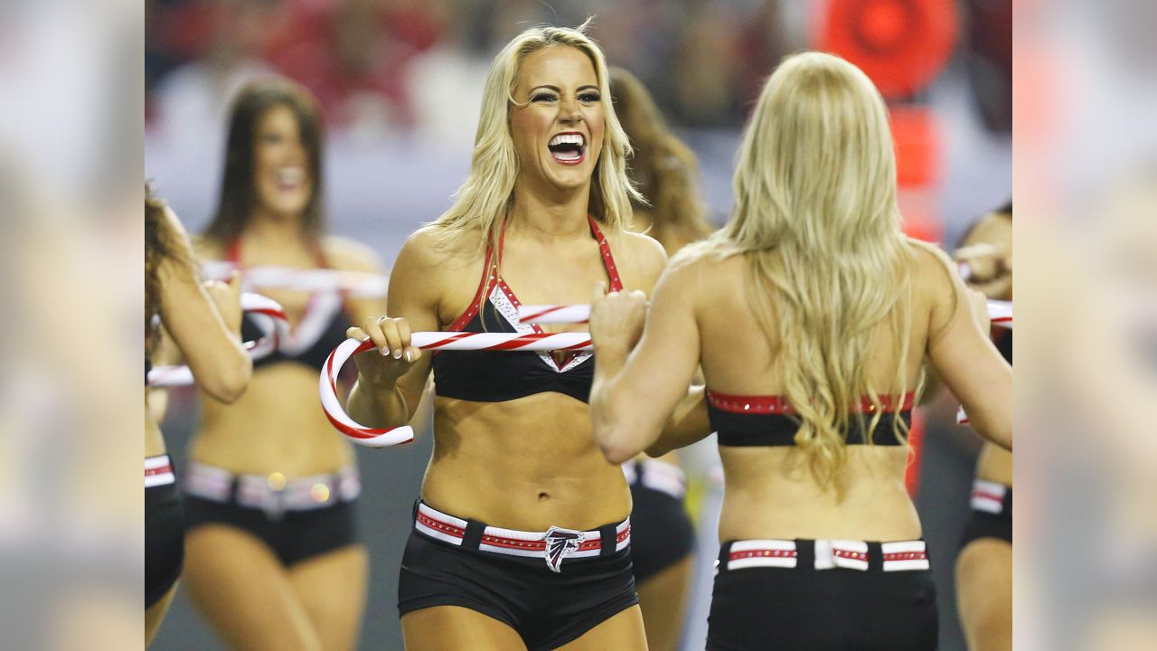 2012 NFL Cheerleaders: Week 15