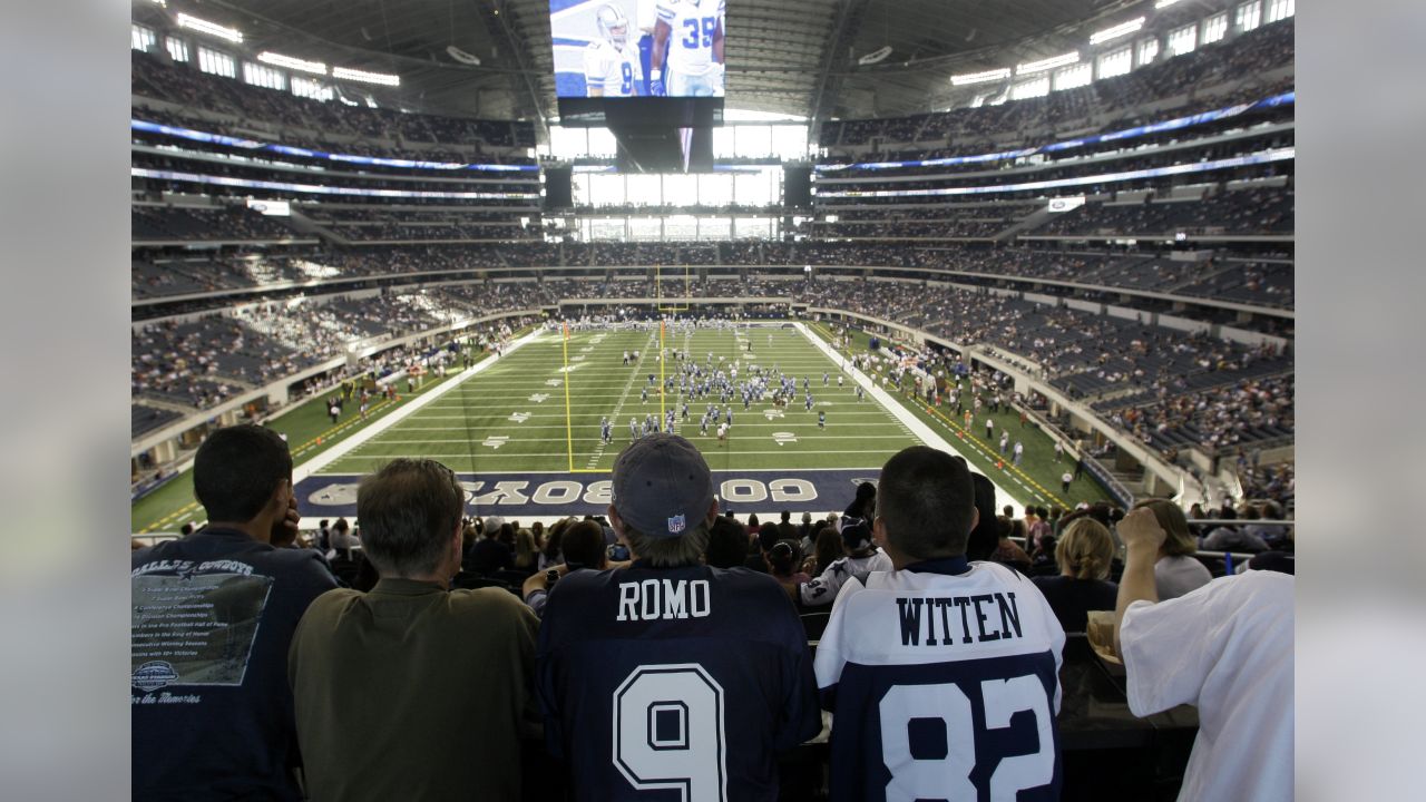 Dallas Cowboys wide receiver Patrick Crayton (84) celebrates his touchdown  in the NFL football game between the Philadelphia Eagles and Dallas Cowboys  at Cowboys Stadium in Arlington, Texas. Cowboys lead at the