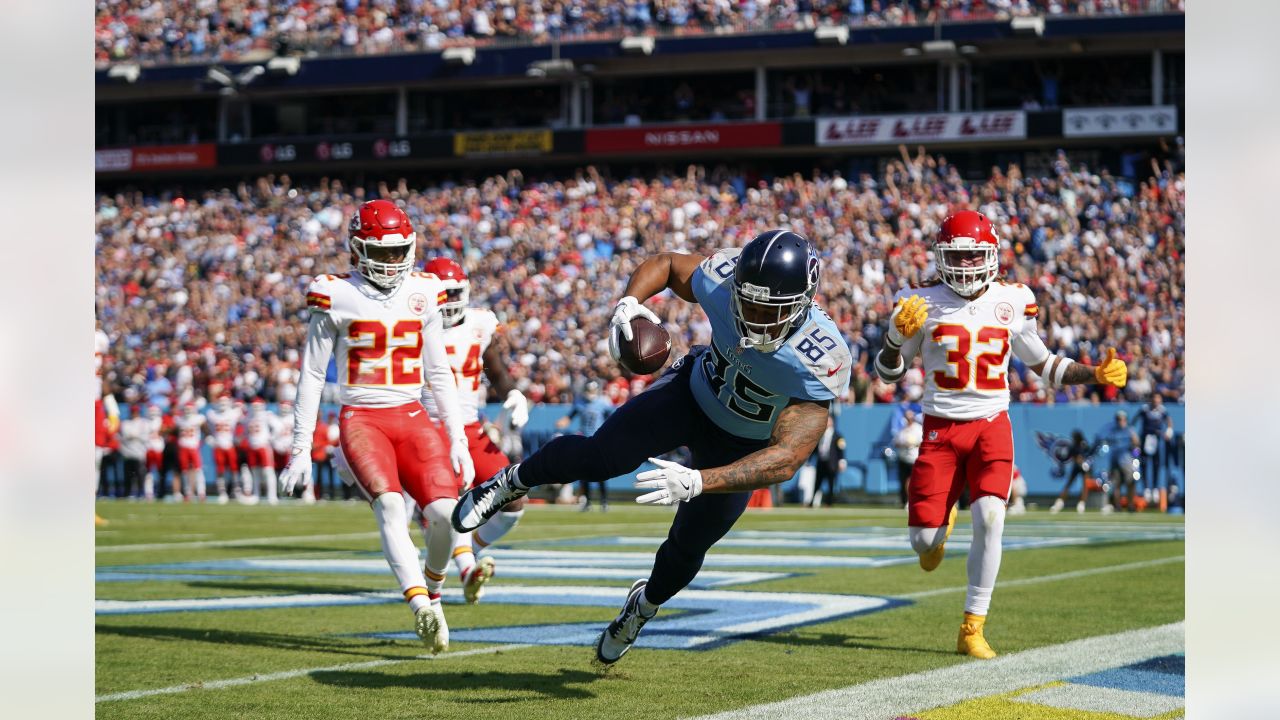 Tennessee Titans vs Kansas City Chiefs photos: Week 7 2021 NFL season.