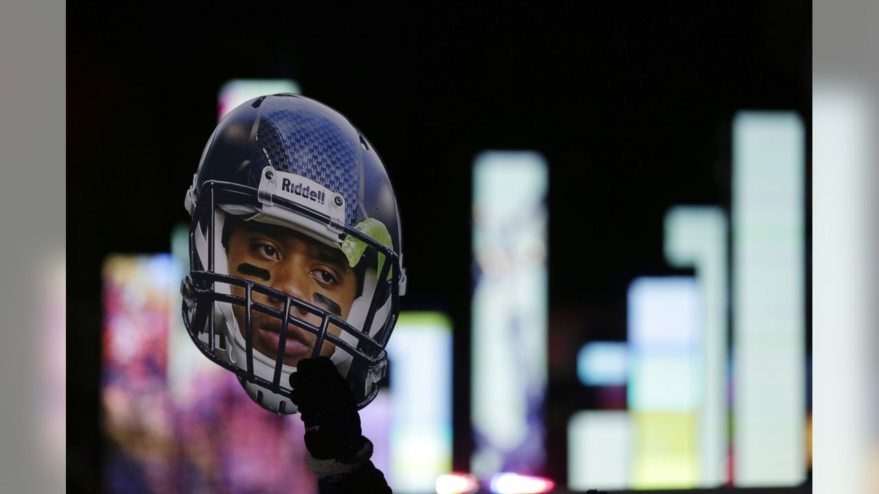 Super Bowl Champion Russell Wilson, NFL FLAG, Seattle Seahawks Unveil  Russell Wilson NFL FLAG Football