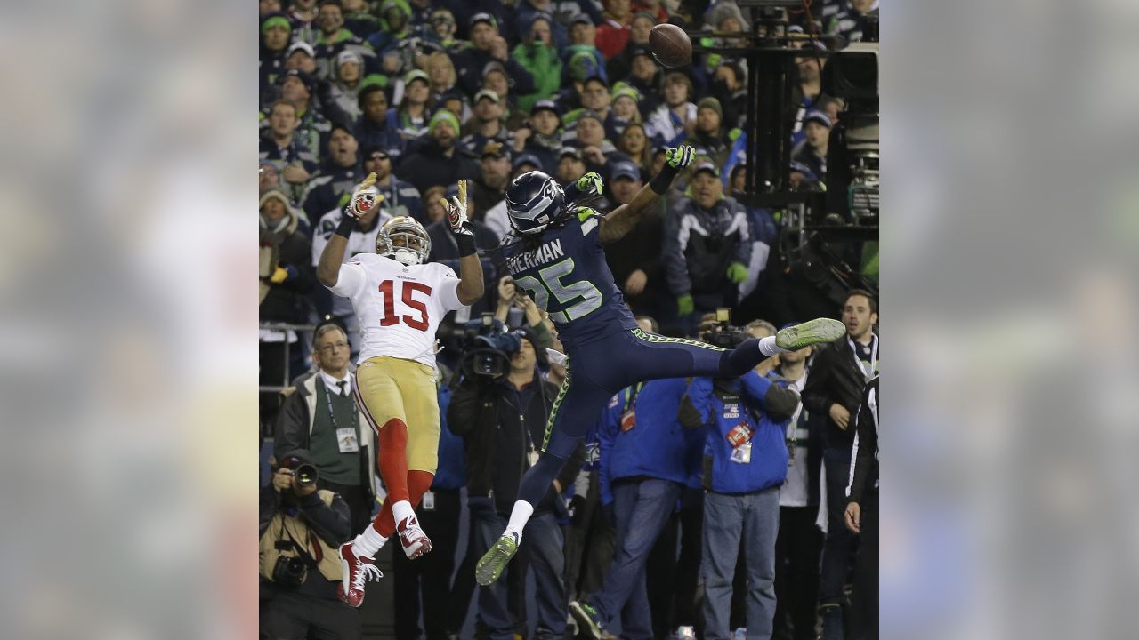 Ricky Watters of the Seattle Seahawks celebrates with Teammate