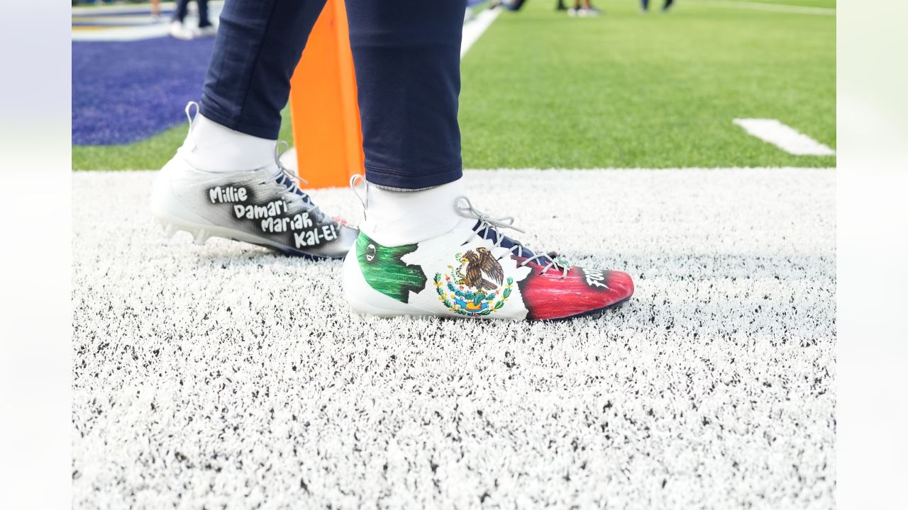 Dallas Cowboys DE DeMarcus Lawrence discusses paying tribute to his family  during Latino Heritage Month with custom cleats