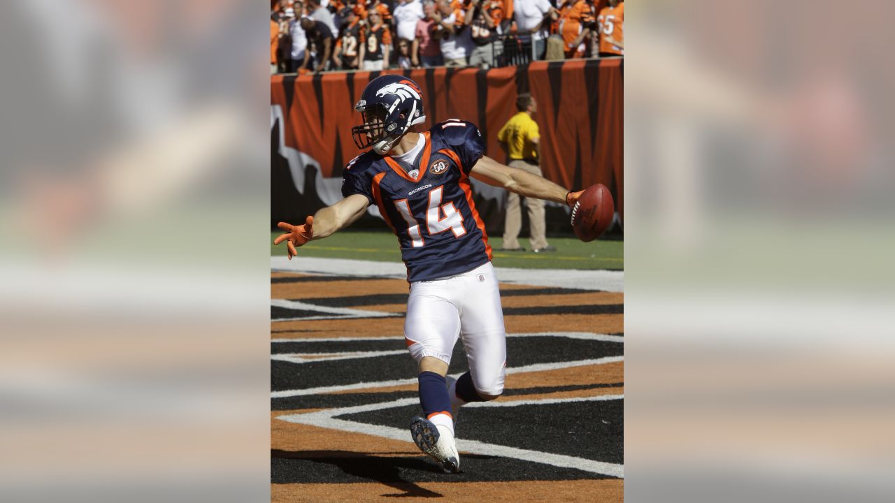 Cincinnati Bengals safety Michael Thomas (31) greets military