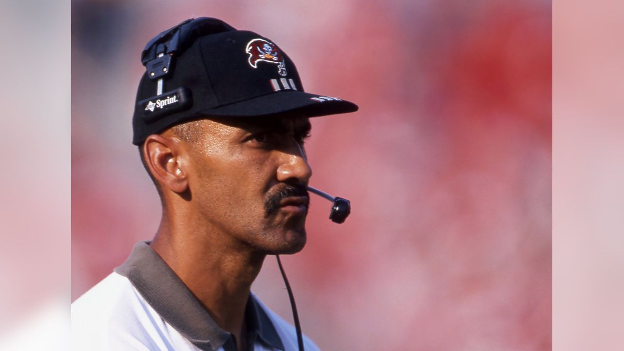 1,461 Coach Tony Dungy Stock Photos, High-Res Pictures, and Images - Getty  Images