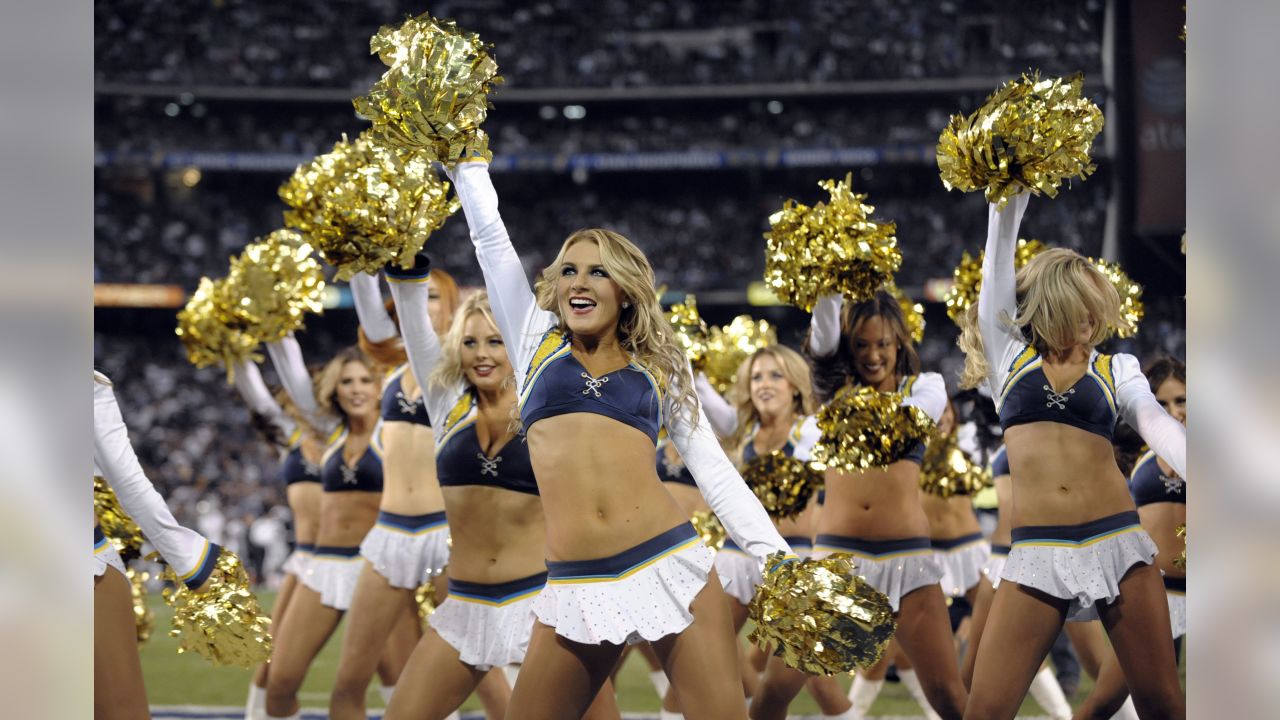 NFL cheerleaders: Week 10 highlights