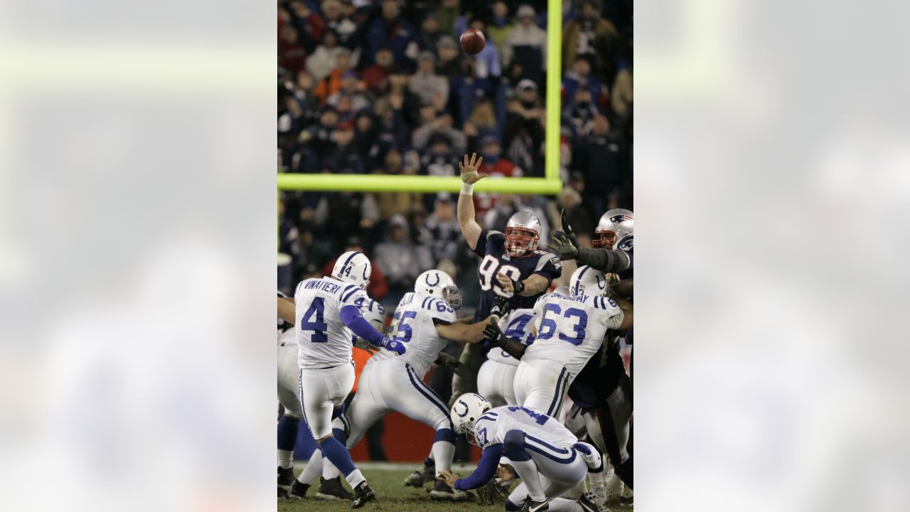 NFL: Colts kicker Adam Vinatieri reunited with high school jersey