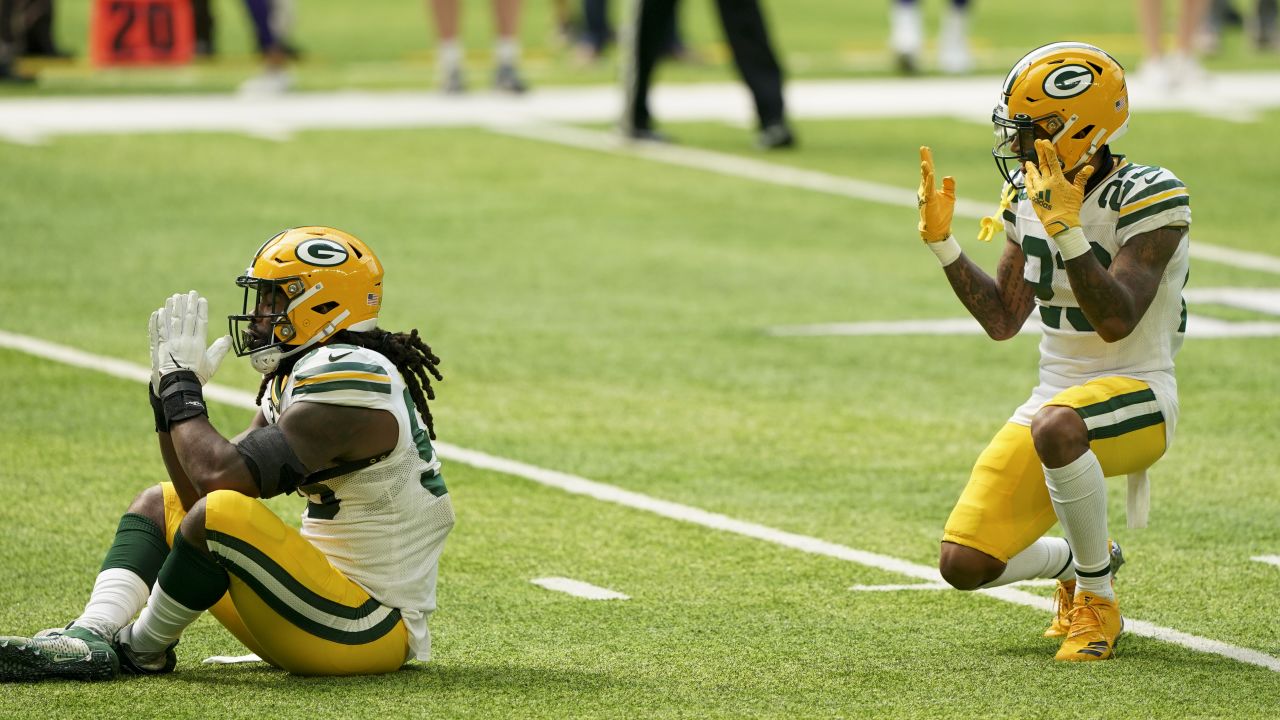 Santa Clara, CA, USA. 26th Sep, 2021. San Francisco 49ers' George Kittle  (85) breaks tackle by Green Bay Packers' Jaire Alexander (23) in the fourth  quarter during a game at Levi's Stadium