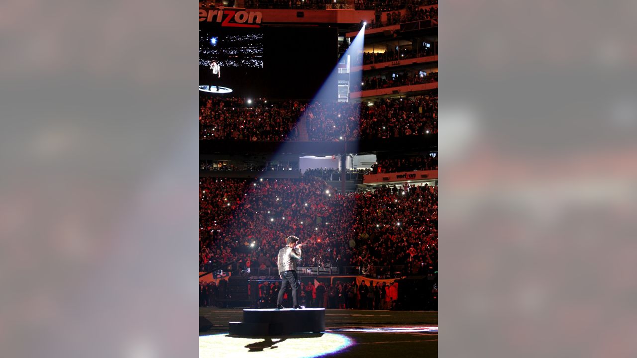 Seattle Seahawks - Seahawks lead Broncos 22-0 at the half.   Time for Bruno Mars halftime. #SB48