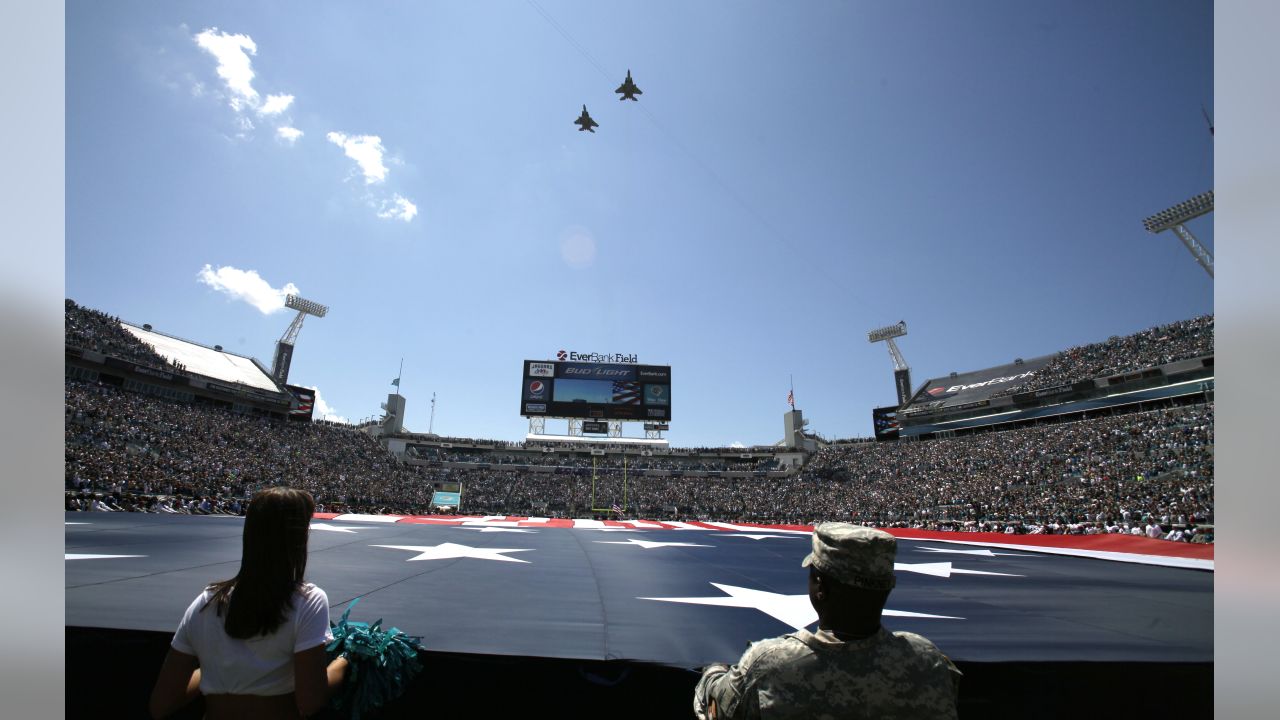 DVIDS - Images - VFA-151 Conducts Flyover at 2023 NFL Pro Bowl Games [Image  4 of 4]