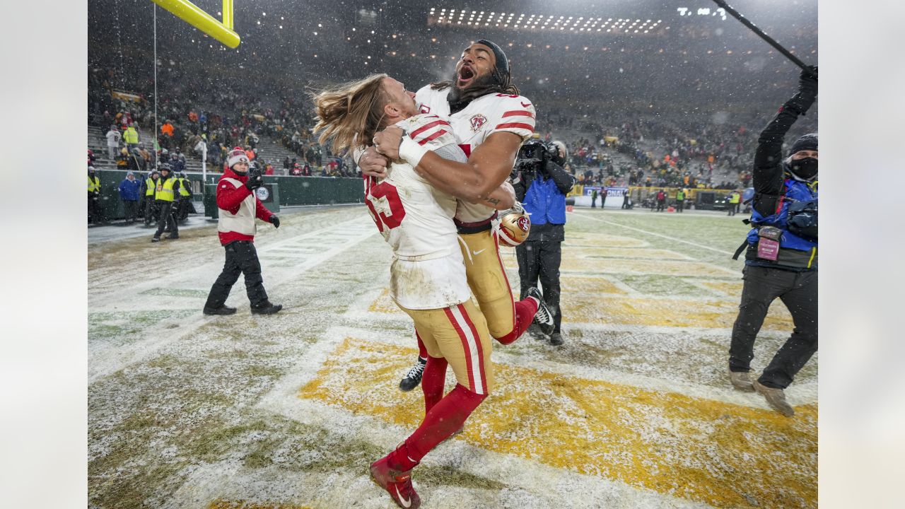 January 22, 2022: San Francisco 49ers middle linebacker Fred Warner (54)  celebrates after a great play during the NFL divisional playoff football  game between the San Francisco 49ers and the Green Bay