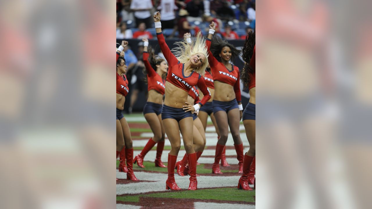 NFL Week 3: Cheerleader Takeover