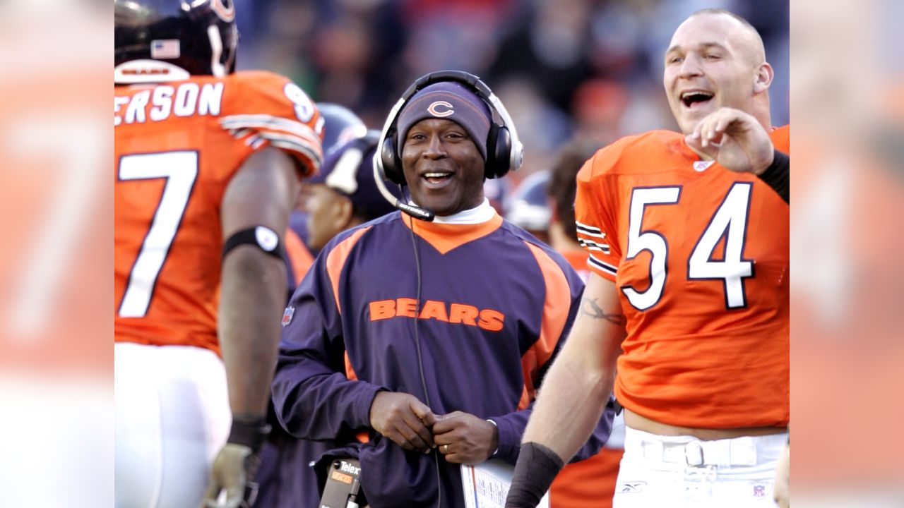 A Decade Later, Lovie Smith Savors 'Special' Bears Team - CBS Chicago