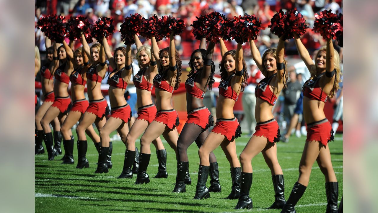 NFL cheerleaders go out with a bang in Week 17 – New York Daily News