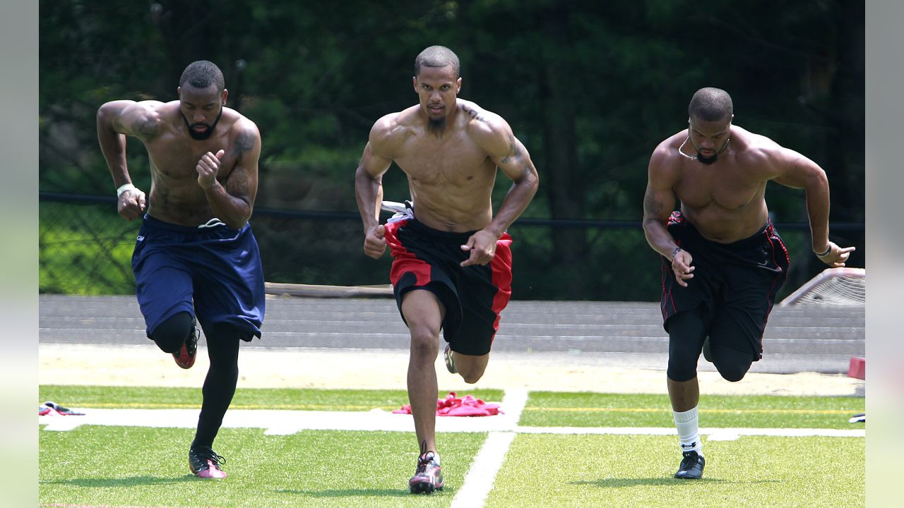 NFL Training Camp, Workout, Exercise Editorial Stock Photo - Image of  strengthening, players: 10394468