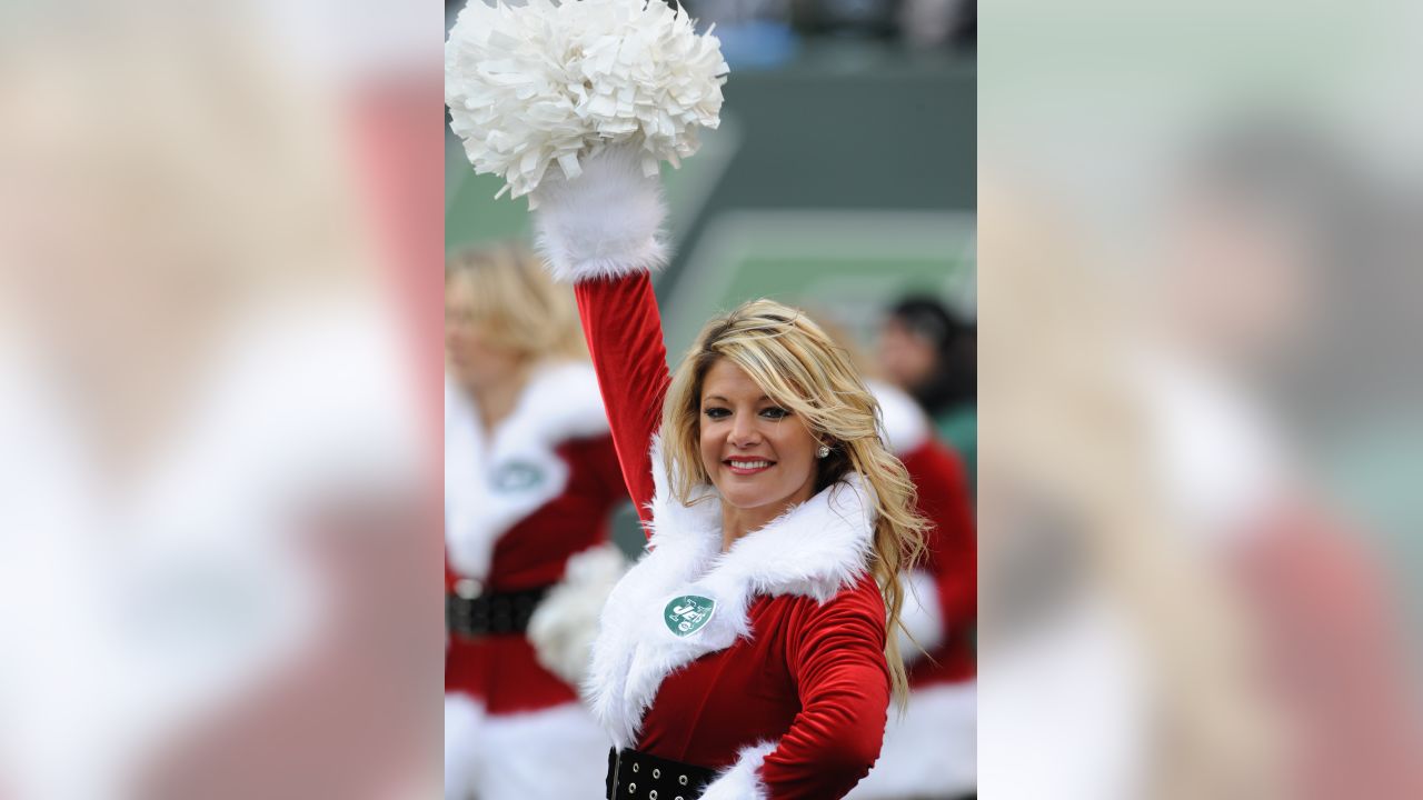 2009 NFL Cheerleaders: Week 16