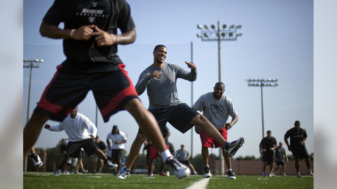 NFL Training Camp, Workout, Exercise Editorial Stock Photo - Image of  strengthening, players: 10394468