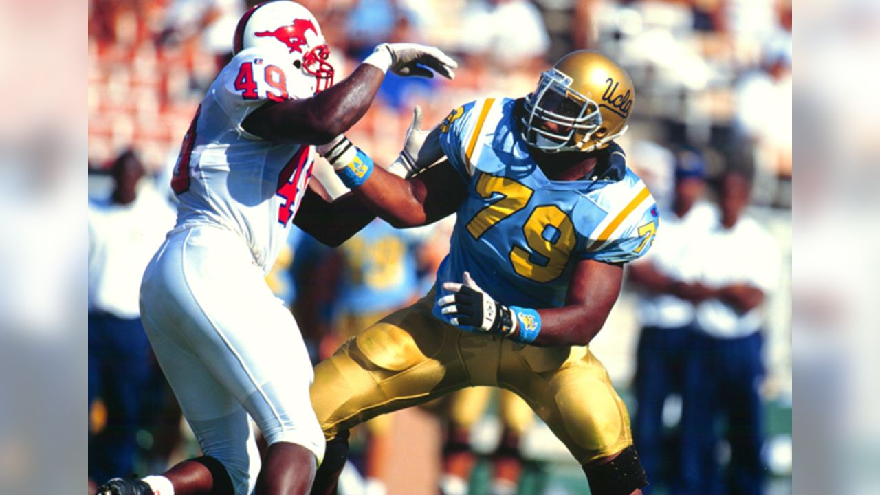 Jonathan Ogden editorial stock image. Image of helmet - 173557784