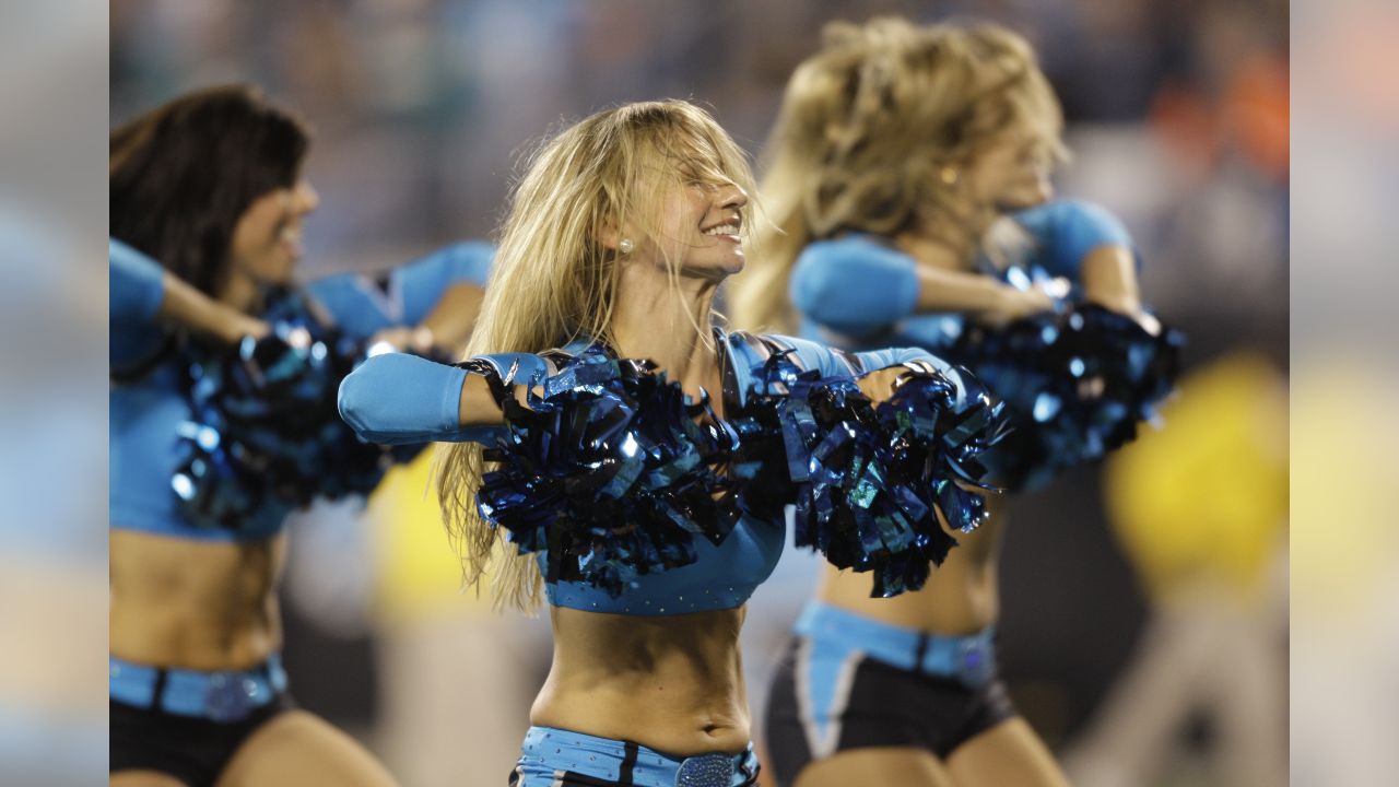 2009 NFL Cheerleaders: Week 12