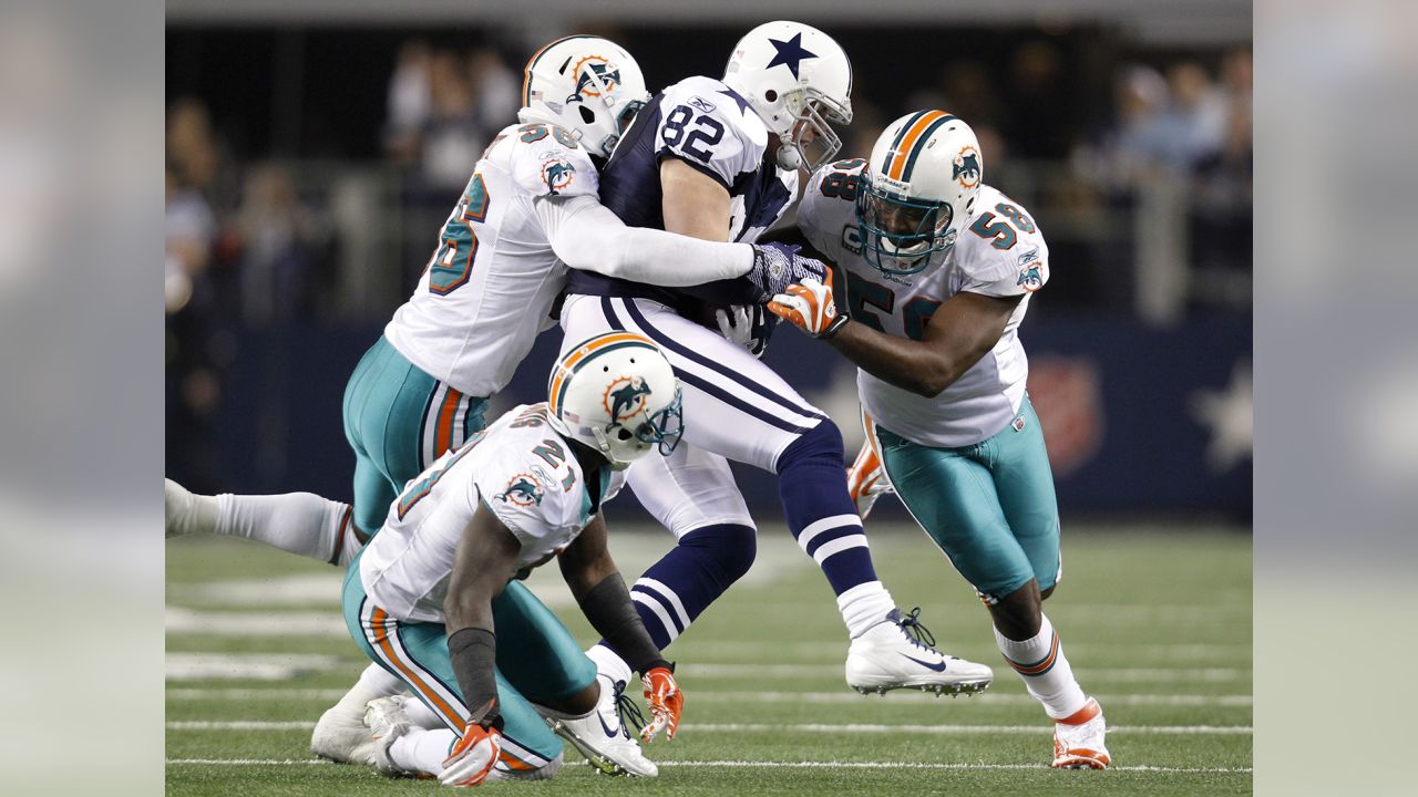 Dallas Cowboys tight end Jason Witten (82) warms up prior to the NFL - NFC  Playoffs football game between the Philadelphia Eagles and Dallas Cowboys  at Cowboys Stadium in Arlington, Texas. Cowboys