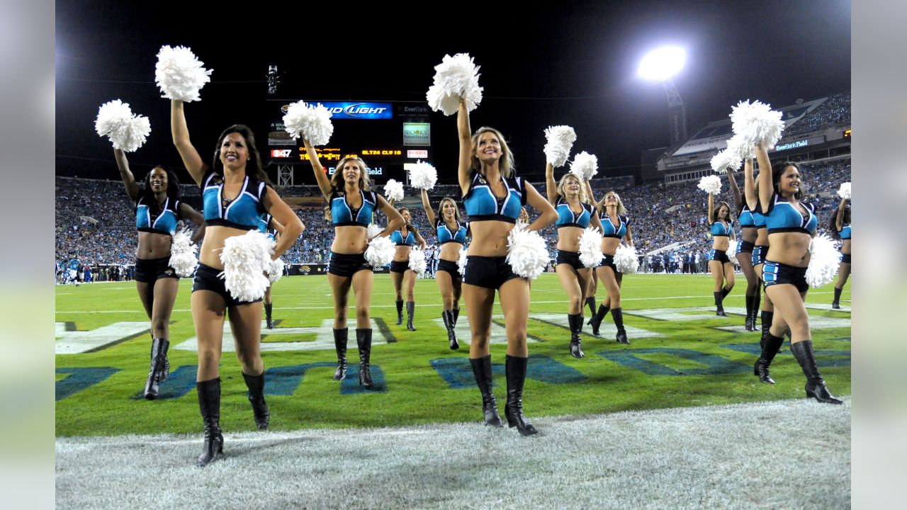 NFL Cheerleaders, Week 13