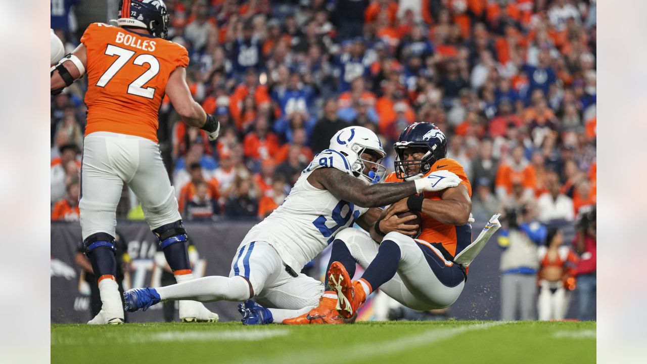 Bulldogs in the NFL - Image 34: Cleveland Browns running back Nick Chubb  (left) and his cousin Denver Broncos outside linebacker Bradley Chubb  (right) exchange jerseys following the game at Broncos Stadium