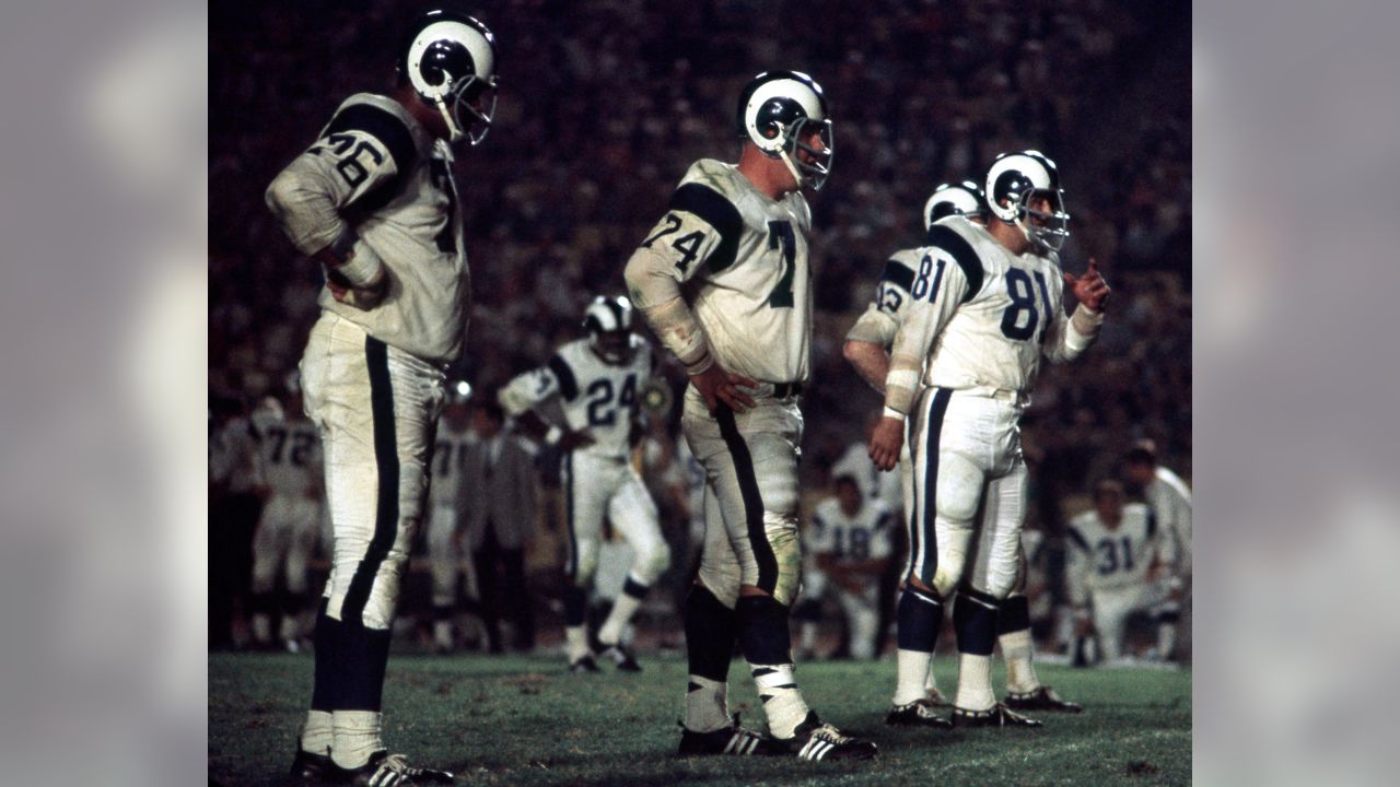 Linebacker Tony Guillory (88) of the Los Angeles Rams blocks a