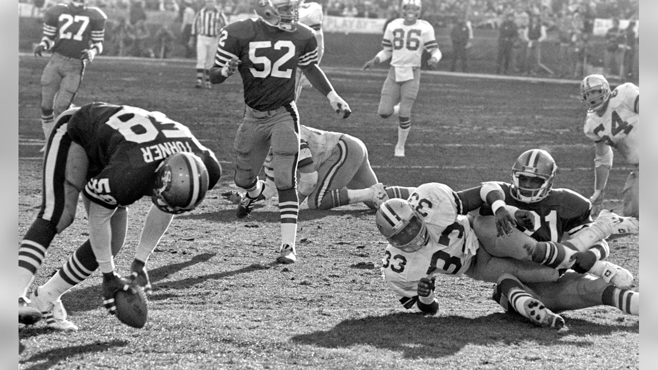 San Francisco, California, USA. 10th Jan, 1982. San Francisco 49ers  vs.Dallas Cowboys at Candlestick Park Sunday, January 10. 1982. 49ers beat  Cowboys 28-27 for Conference Championship. San Francisco Running Back  Johnny Davis (