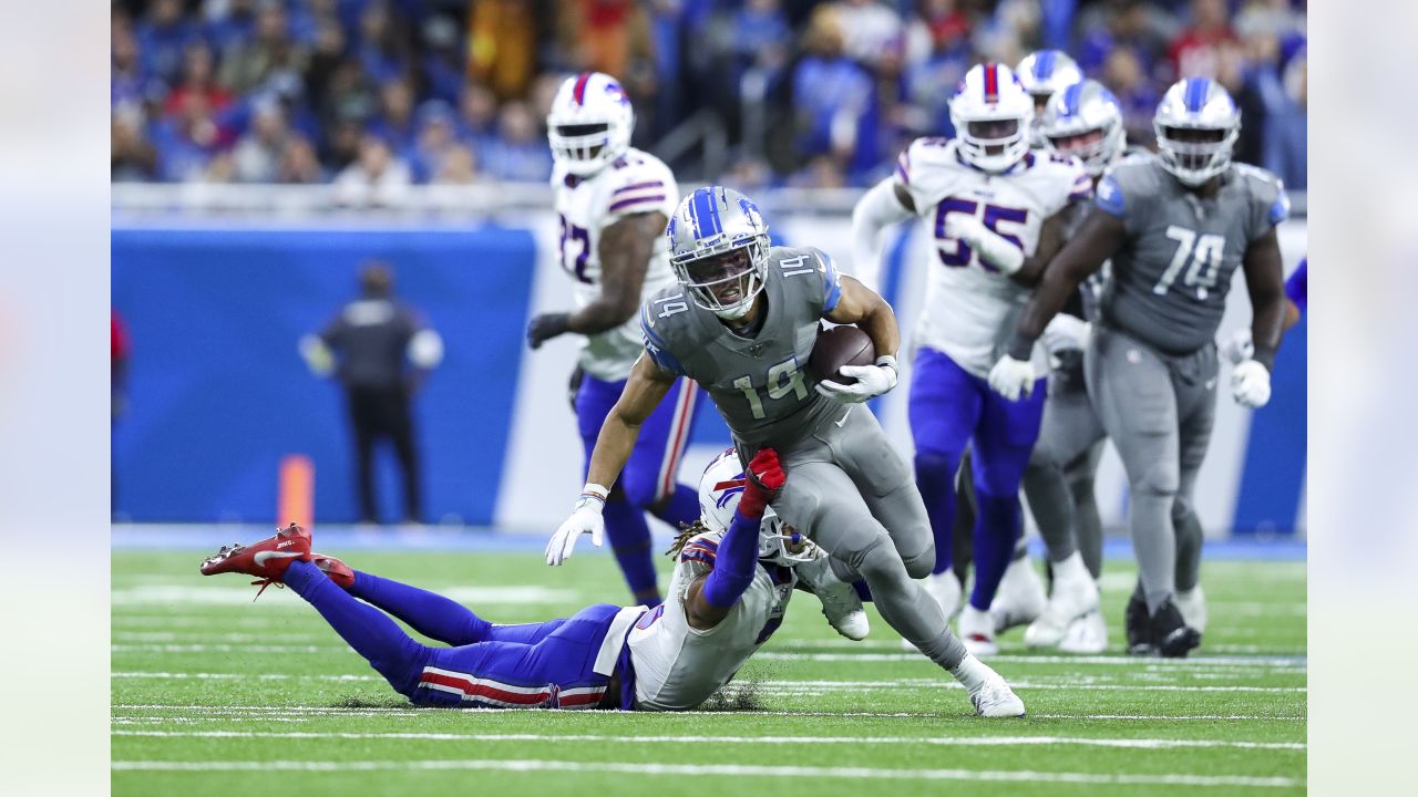 New England Patriots wide receiver Ty Montgomery (14) runs with the ball  during an NFL football game against the Miami Dolphins, Sunday, Sept. 11,  2022, in Miami Gardens, Fla. (AP Photo/Doug Murray