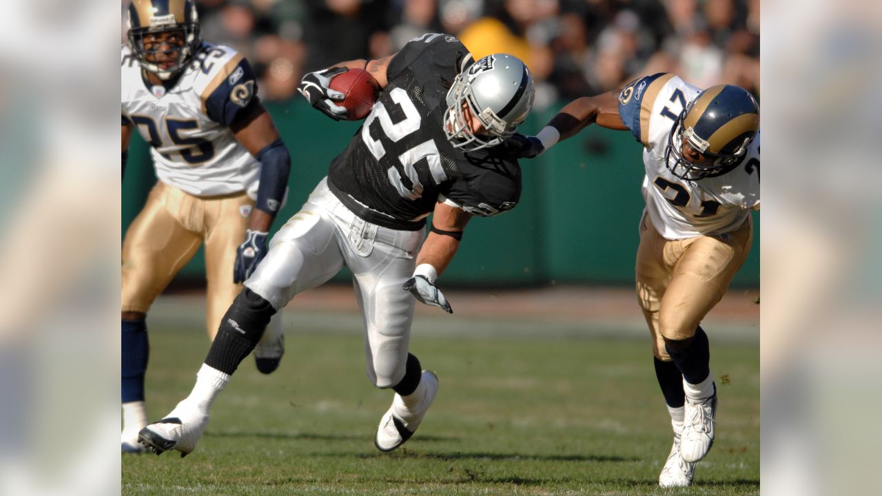 Oakland, California, USA. 3rd Dec, 2006. Oakland Raiders defensive