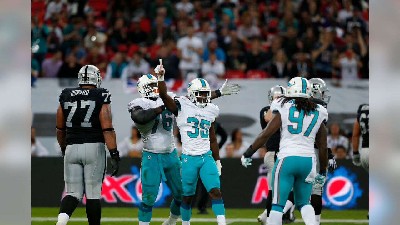 Miami Dolphins 38-14 Oakland Raiders: Rampant Dolphins thrash Raiders at  Wembley Stadium - Mirror Online