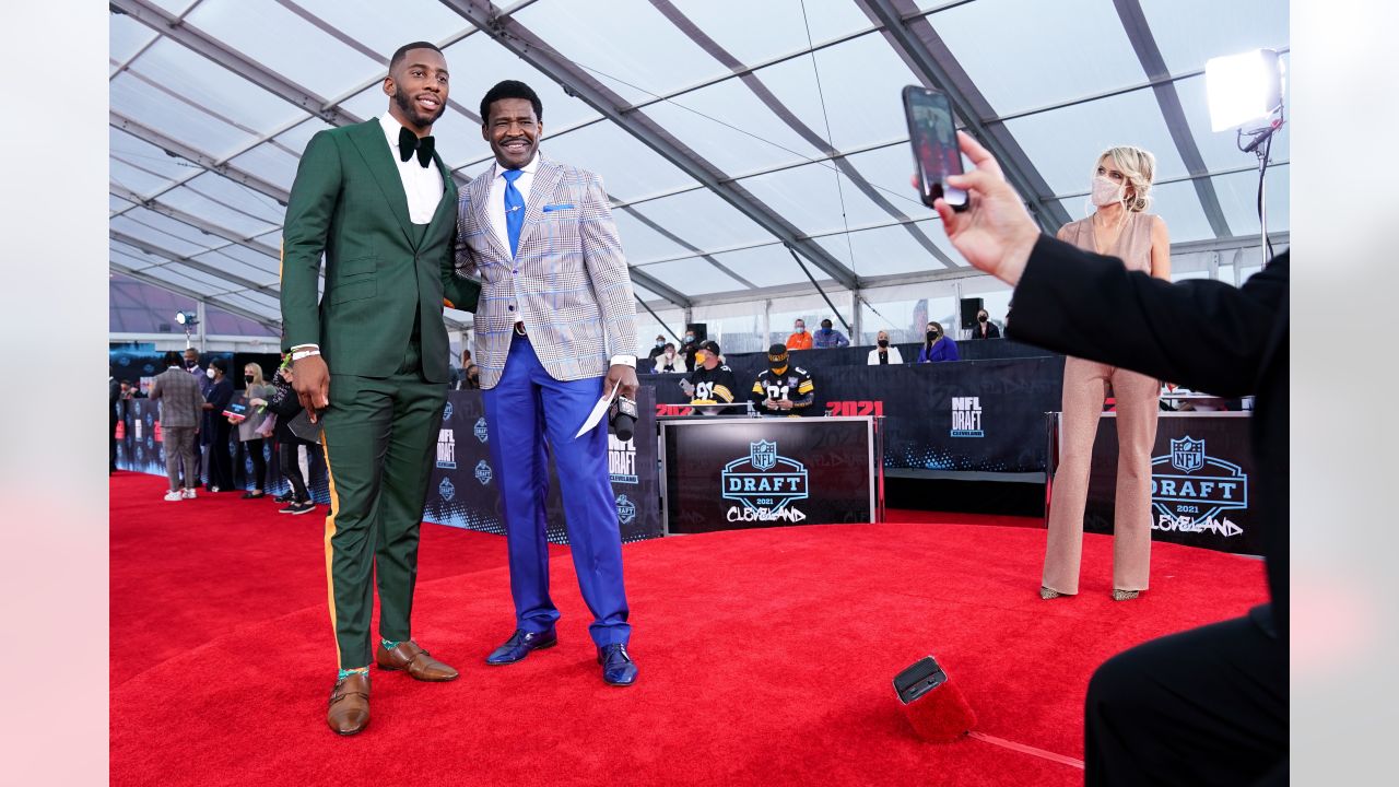 Watch NFL Draft Red Carpet online