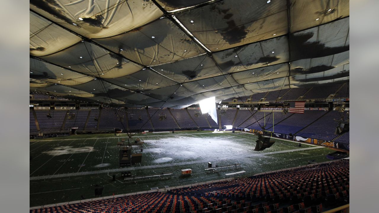 Minneapolis Metrodome's stadium roof collapses in snow blizzard