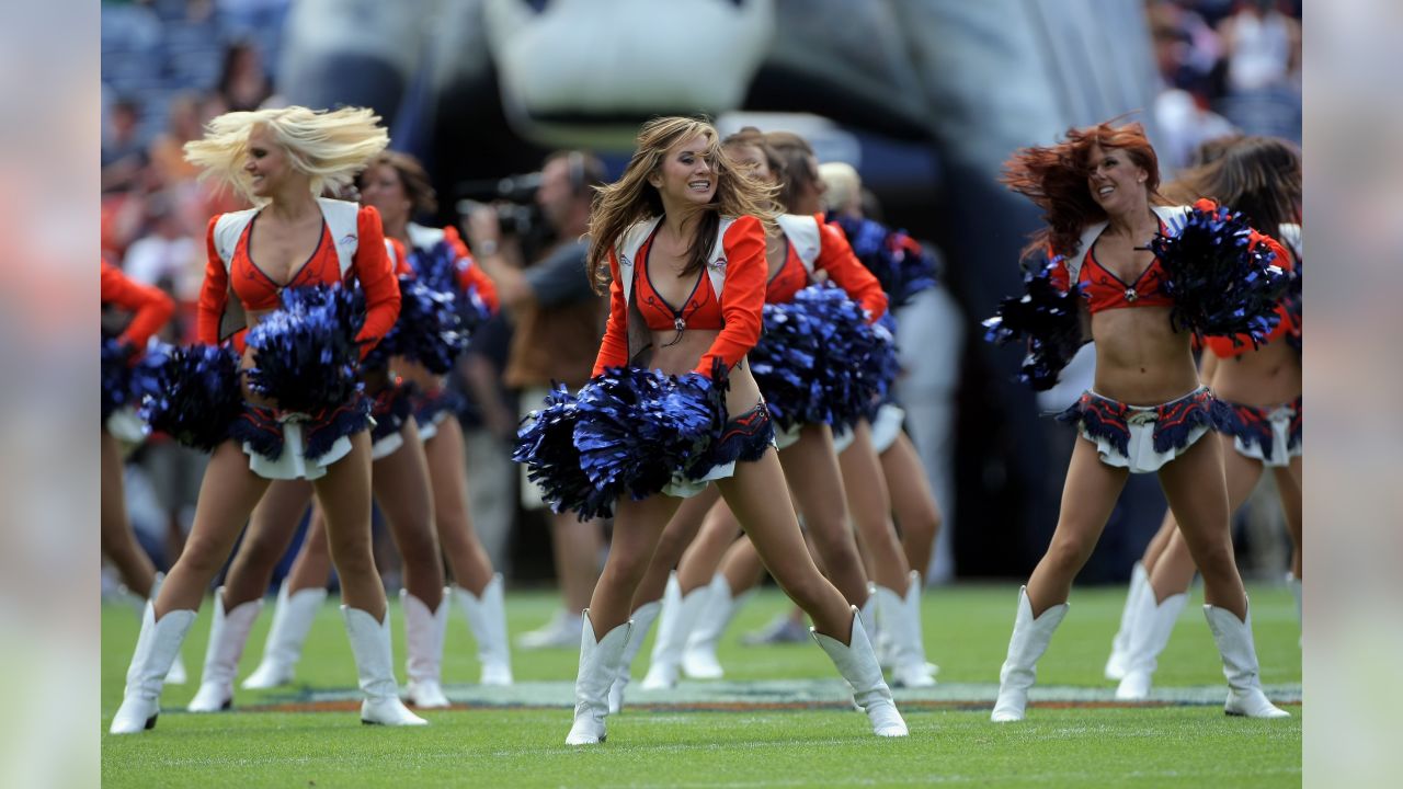 2008 NFL Cheerleaders : Week 8