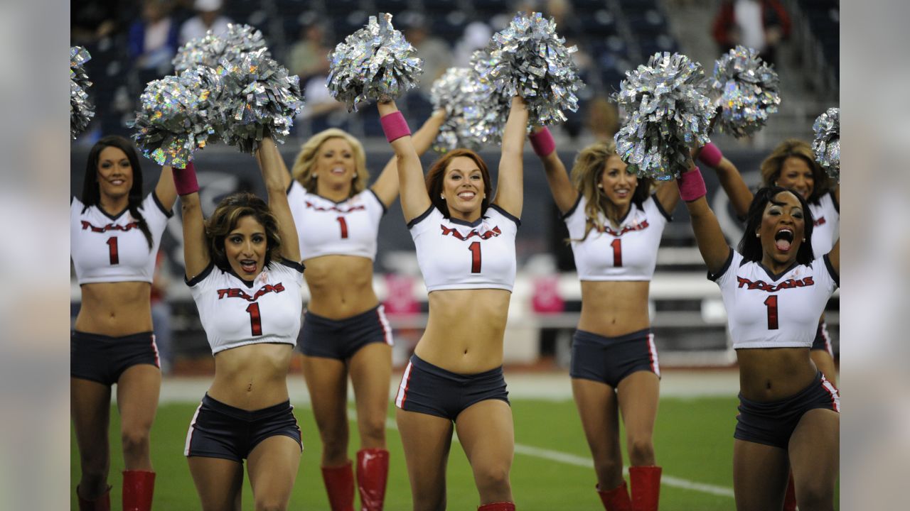 2009 NFL Cheerleaders: Week 11