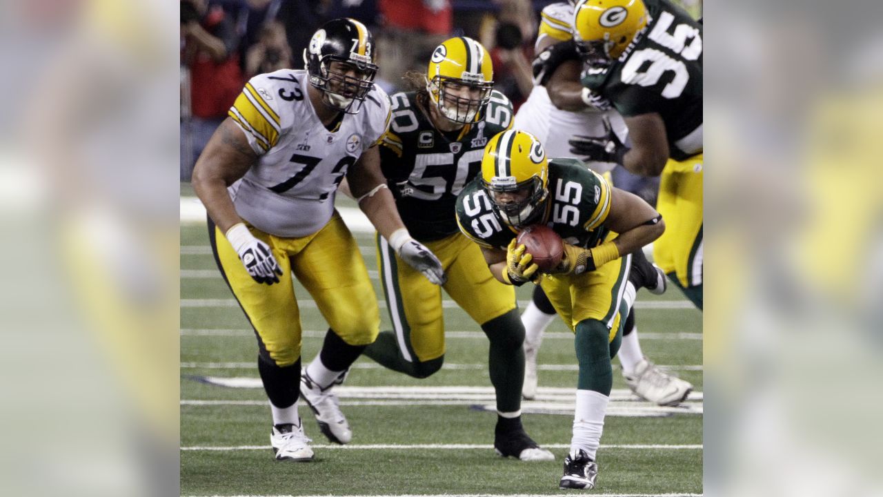 Pittsburgh Steelers and Green Bay Packers fans watch Super Bowl XLV at  Cowboys Stadium in Arlington, Texas on February 6, 2011. UPI/Aaron Sprecher  Stock Photo - Alamy