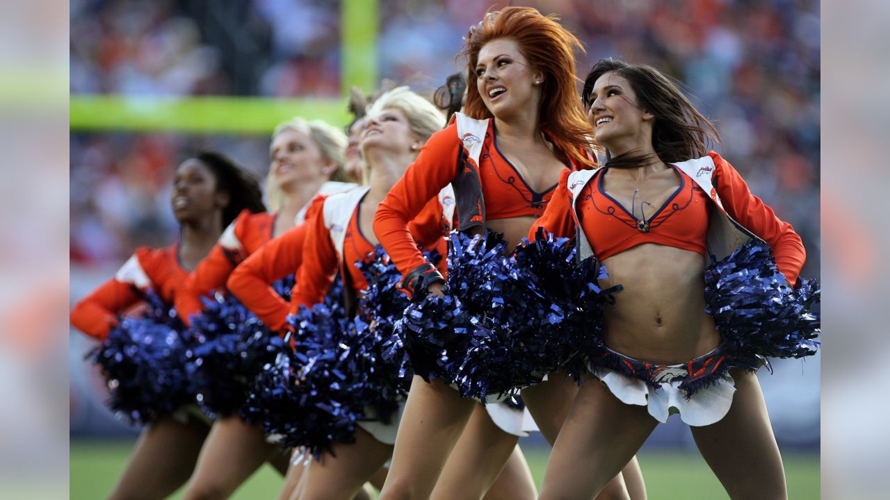 2008 NFL Cheerleaders : Week 14