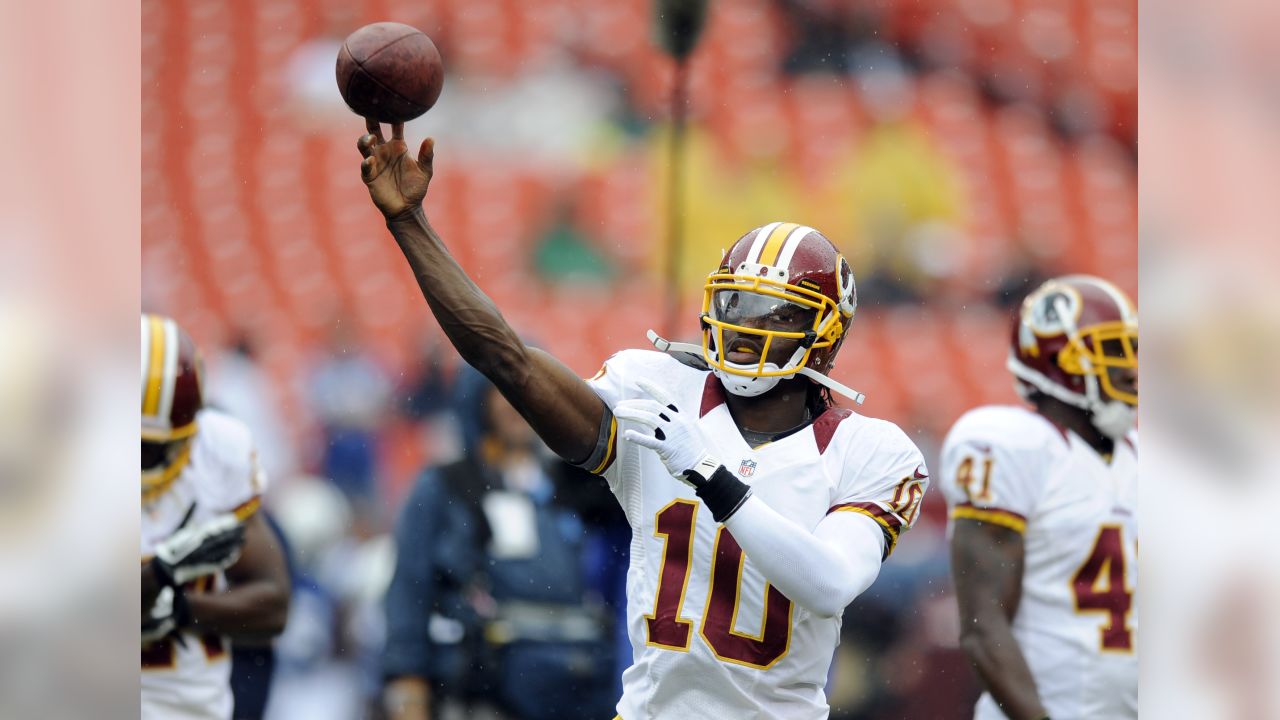 Washington Redskins Stephen Bowen celebrates with Barry Cofield