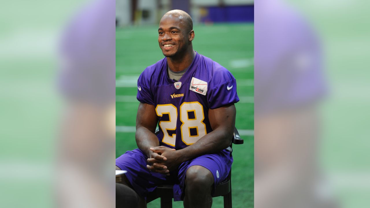 Adrian Peterson won't bite back at LaDainian Tomlinson, who