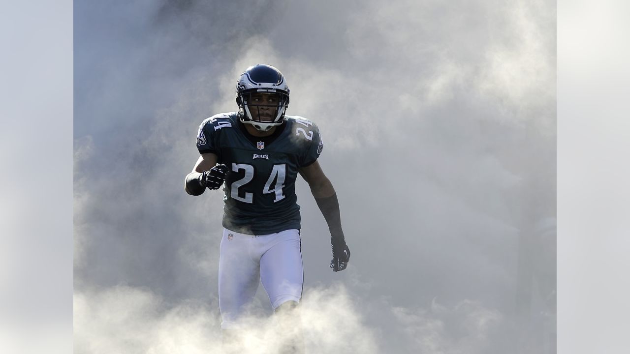 Top free agent Nnamdi Asomugha signs five-year deal with Philadelphia Eagles,  Vince Young signing made official 