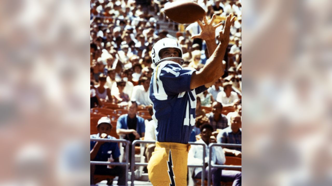 Wide Receiver Lance Alworth of the Dallas Cowboys watches the action  News Photo - Getty Images