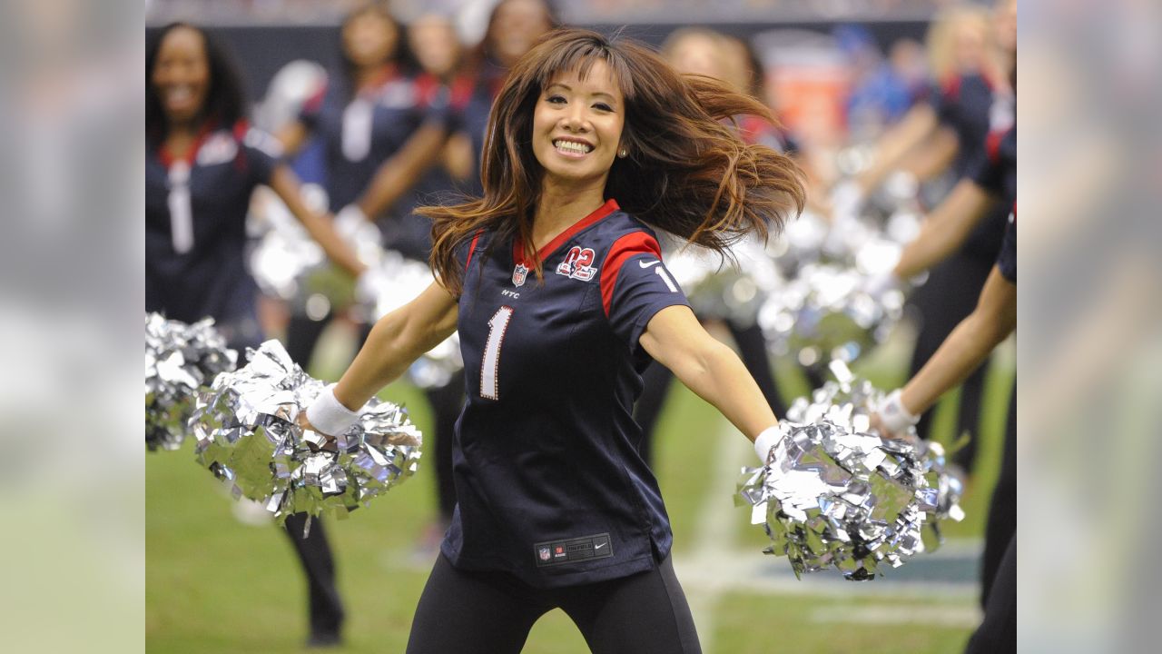 2012 NFL Cheerleaders: Week 15