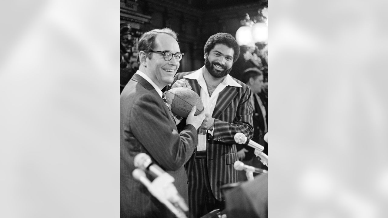 A Football Life': Pittsburgh Steelers Pro Football Hall of Fame running  back Franco Harris talks 'The Immaculate Reception' with Oakland Raiders  linebacker Phil Villapiano