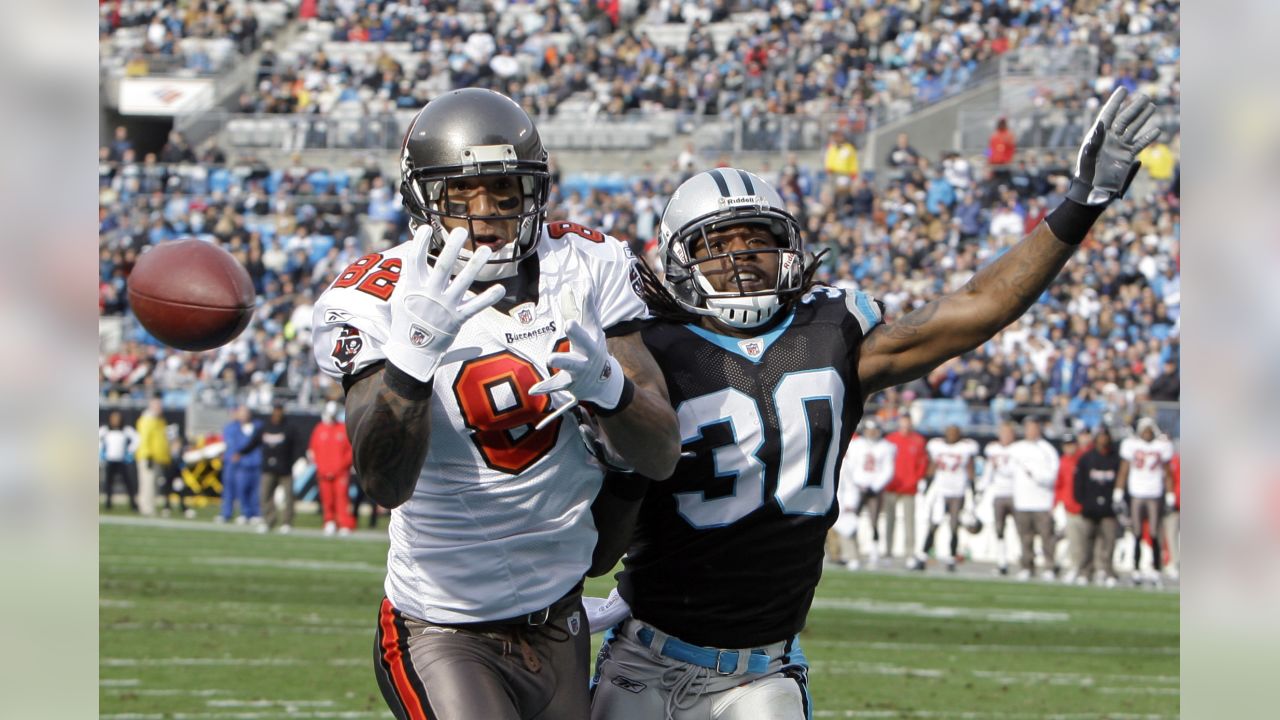 Tampa Bay Buccaneers player Quincy Black (58) and Barrett Ruud (51