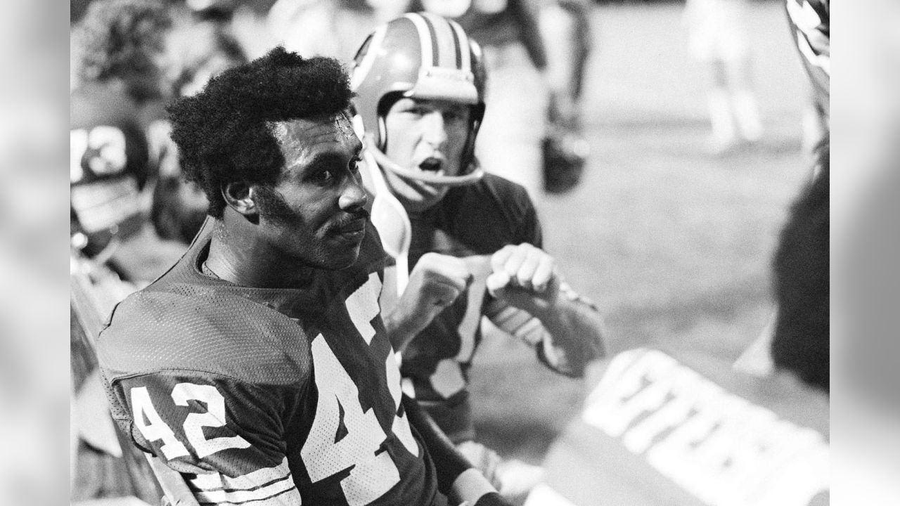 Washington Redskins' Charley Taylor (42)is shown after he caught